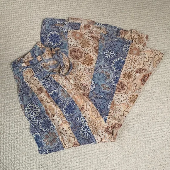 ILLA ILLA Wide Bell Legg Pants. - Picture 1 of 10